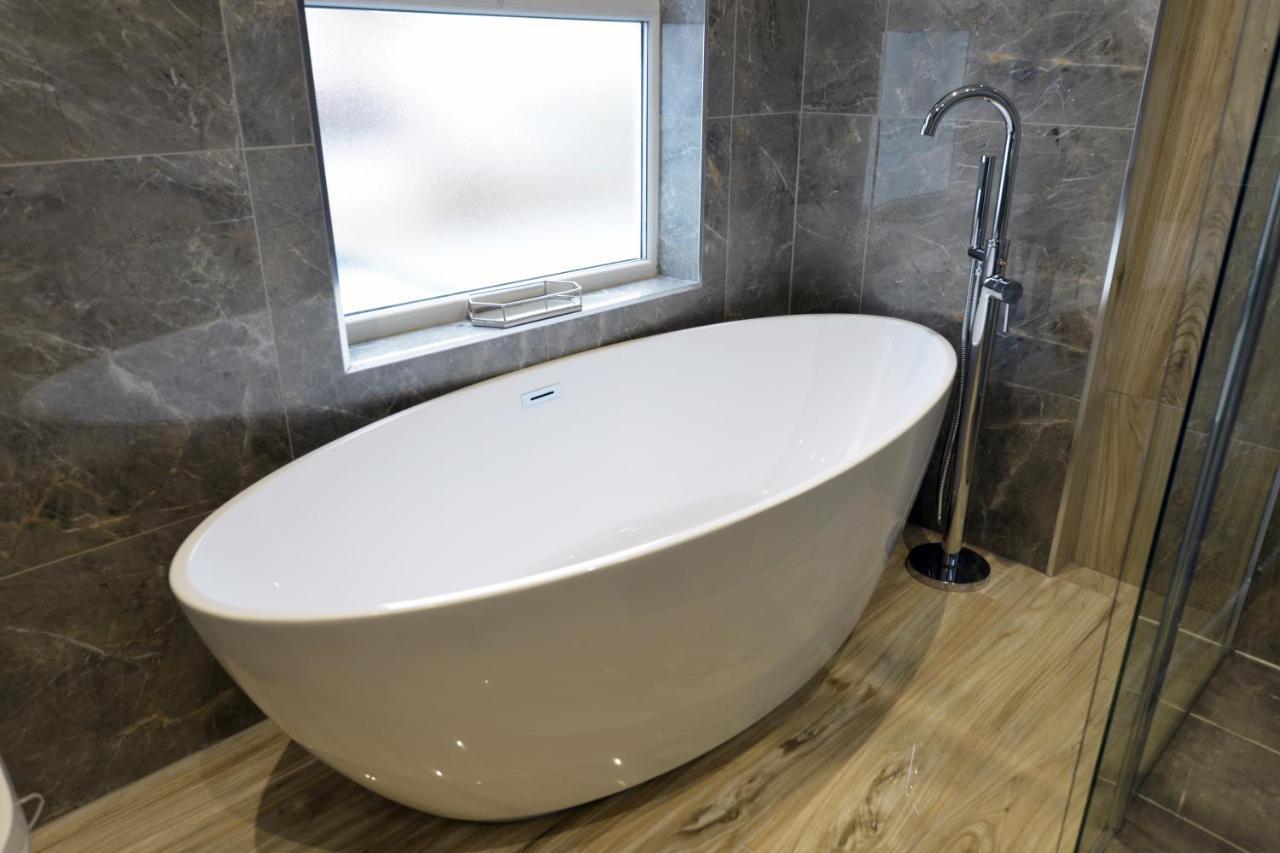 Outstanding Modernised 3/4 Double Bedroomed House Littlehampton Esterno foto