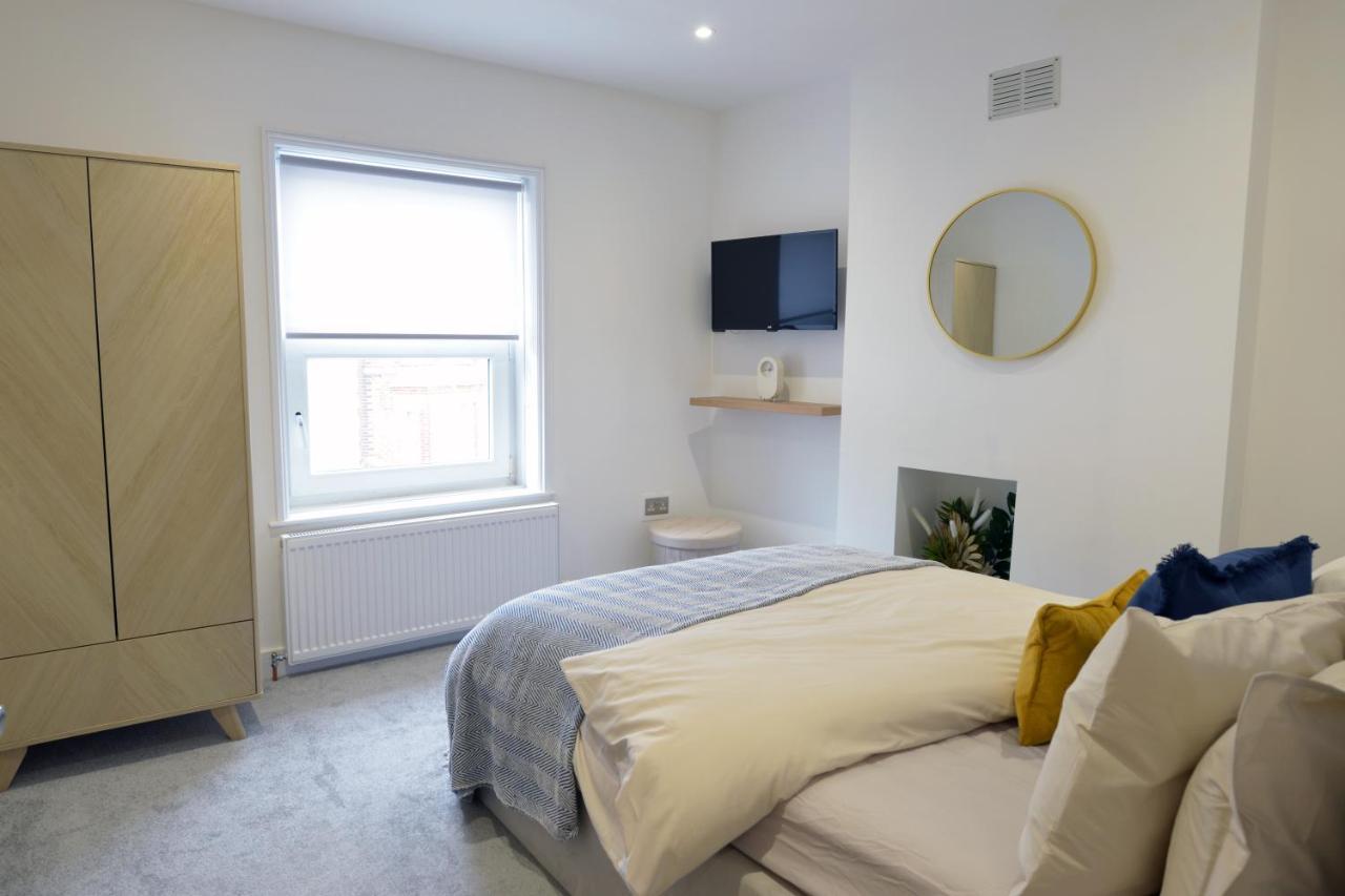Outstanding Modernised 3/4 Double Bedroomed House Littlehampton Esterno foto