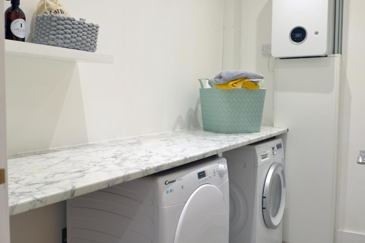 Outstanding Modernised 3/4 Double Bedroomed House Littlehampton Esterno foto